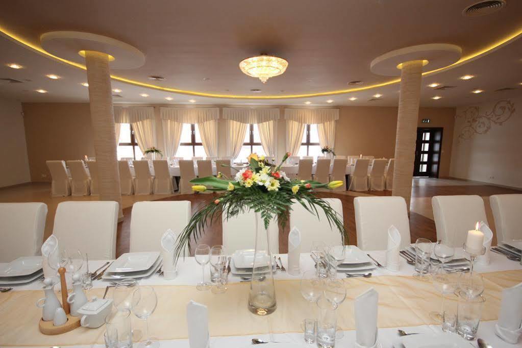 Biala Akacja Resort & Business 프루드니크 외부 사진